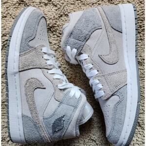 Wmns Air Jordan 1 SE Mid Particle Grey Brand New Sz 8